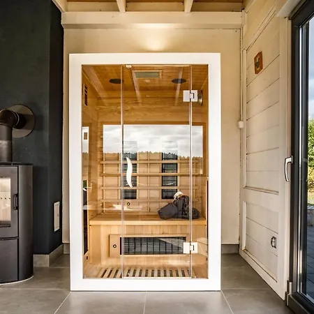 Hot Tub Jacuzzi Chillout