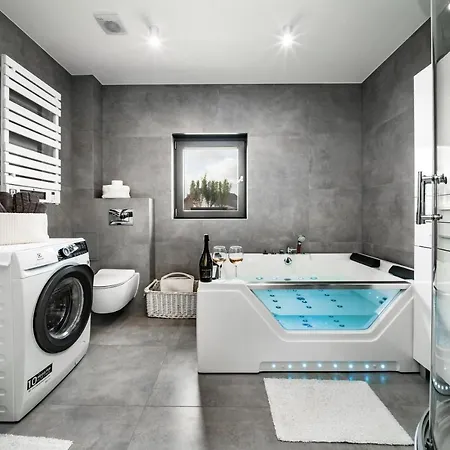 بيت للعطل Hot Tub Jacuzzi Chillout كولوبرزيغ