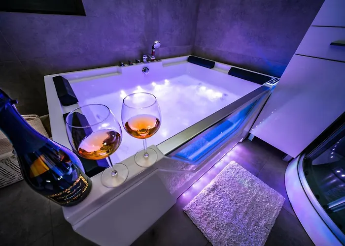 Hot Tub Jacuzzi Chillout